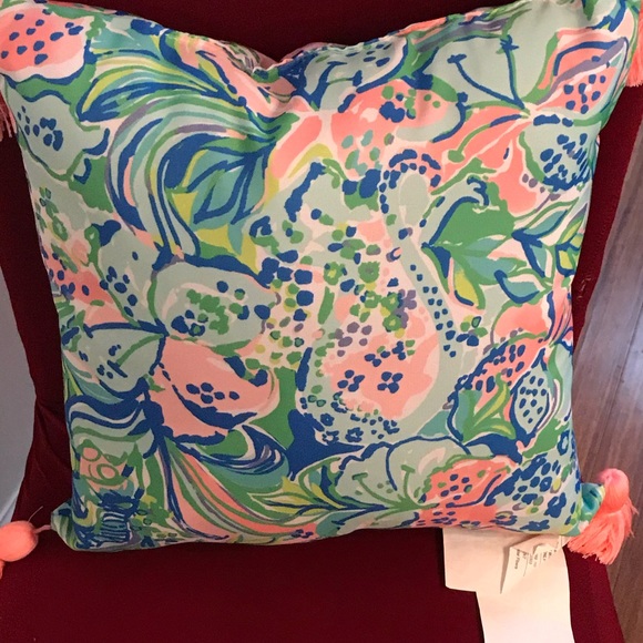 New Lilly Pulitzer Pillow with Tassels - Picture 3 of 4